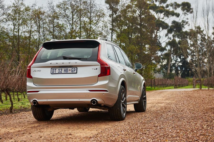  Volvo XC90 T6 Momentum 2015 года  (ZA) (фото 3 из 10)